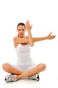 Tecniche di meditazione - come meditare - Woman Sitting Doing Exercise by Ambro